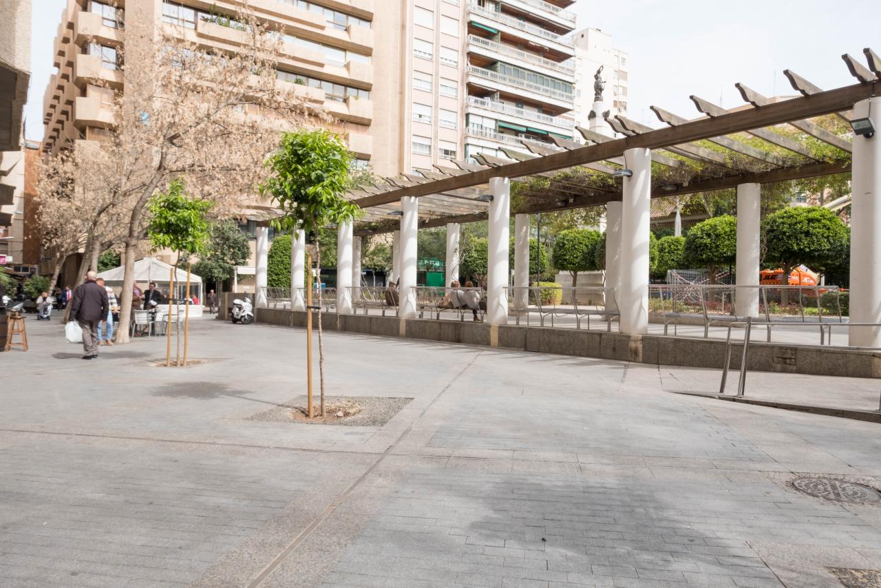  ESPACIO PARA TRASTEROS O ALMACÉN JUNTO A PLAZA SANTA ISABEL
